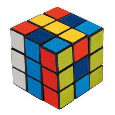5 Questão Eixo cognitivo: II-Compreender Fenômenos. Área: Matemática. Descritores: Grandezas e Medidas. Considere que um cubo mágico é um cubo de aresta a.