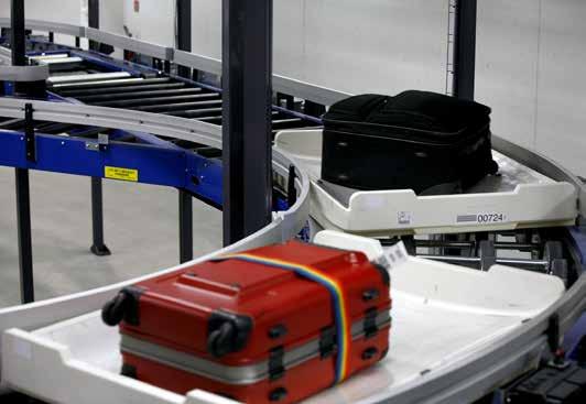 Áreas de descarregamento de bagagens PU-CIM AN O PU-CIM Autonivelante é um sistema monolítico com estética uniforme, denso, em resina tri-componente, com espessura de 3mm à 6mm, possui acabamento