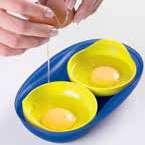 sem gordura Coloque os ovos no Instant Egg com água até o
