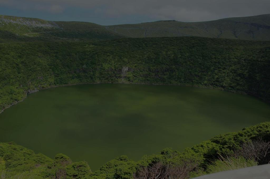 E MUITOS OUTROS LOCAIS HISTÓRICOS: Quatro Ribeiras Piscinas naturais de Biscoitos Ponta do Queimado Reserva natural da