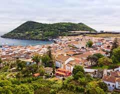 ANGRA DO HEROÍSMO Partidas diárias de Lisboa e Porto A ilha lilás cativa o visitante pela sua história, património construído e aspetos sócio-culturais.