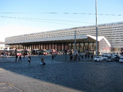 Appena sarà arrivato a Roma, Tarcisio cercherà la stazione dei treni.