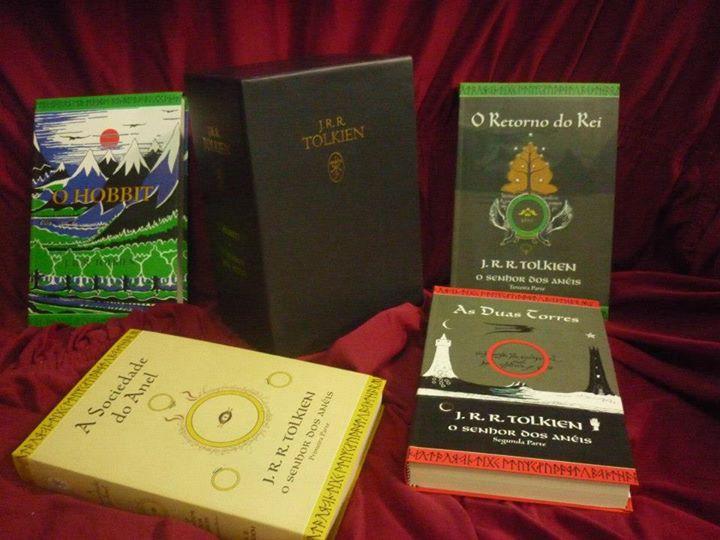 Recentemente foi publicado no site Tolkien Brasil trabalho que visa analisar alguns aspectos relacionados a publicações de livros de autoria de J.R.R.Tolkien e livros que tratam sobre sua vida e obra.