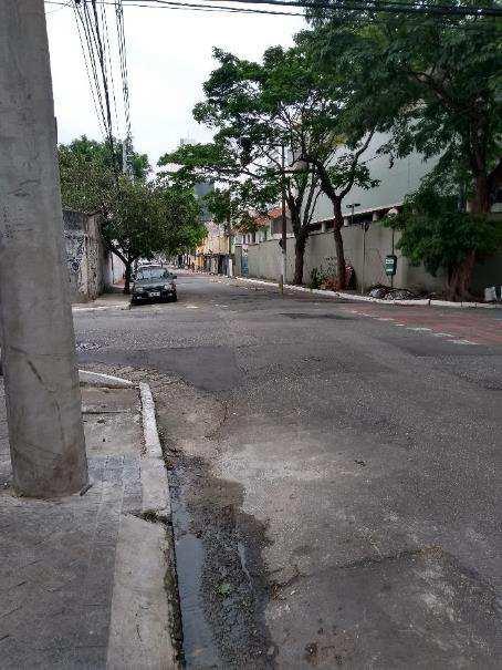 - FOTO DE Nº 02 - FOTO 2: VISTA DA RUA FERNANDES MOREIRA,