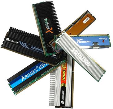 Componentes do Computador Memória RAM É nesta memória que o processador grava as informações acessadas no hard disk para que elas sejam trabalhadas, devido a sua velocidade ser muito maior que a