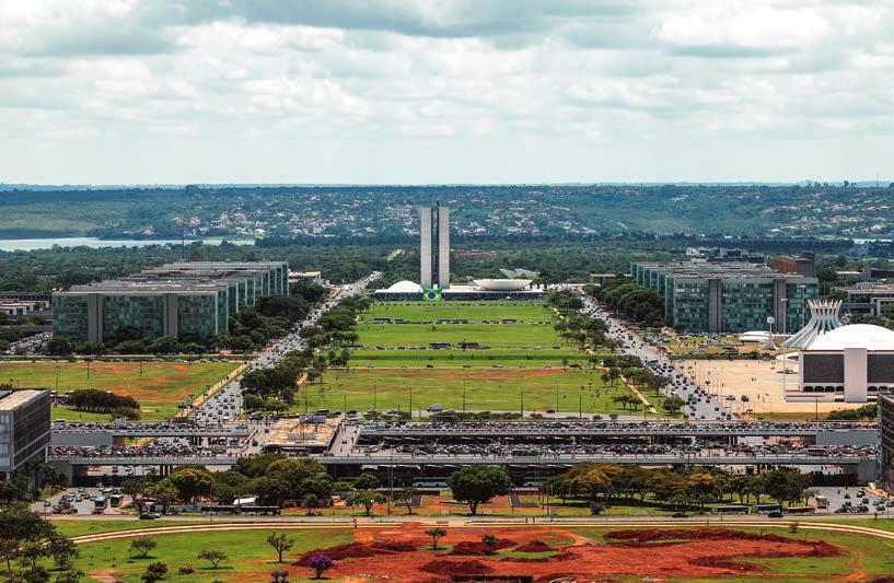 Paisagem Conjunto de elementos naturais e humanos abarcados pelos sentidos e no qual se manifesta a complexa interação entre natureza e sociedade.