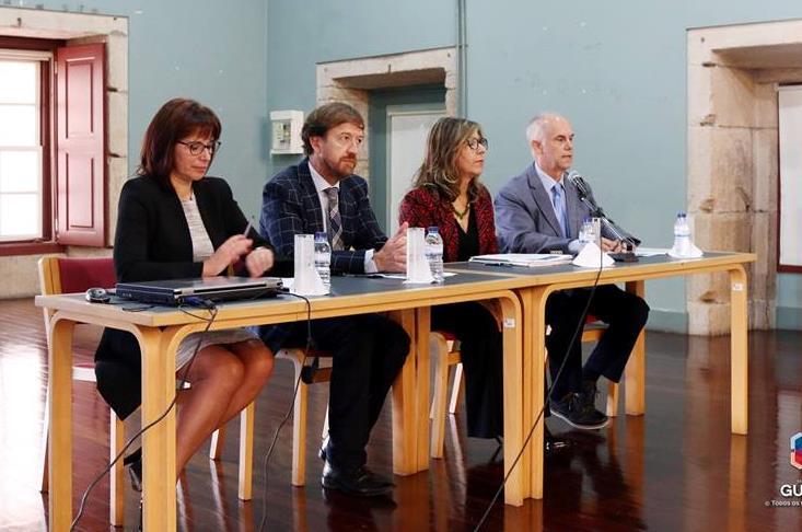 Durante a manhã foram palestrantes o Doutor António Godinho da Fonseca que expôs o tema "Boas Práticas de Ageing in Place na Beira Interior - Divulgar e Valorizar" e