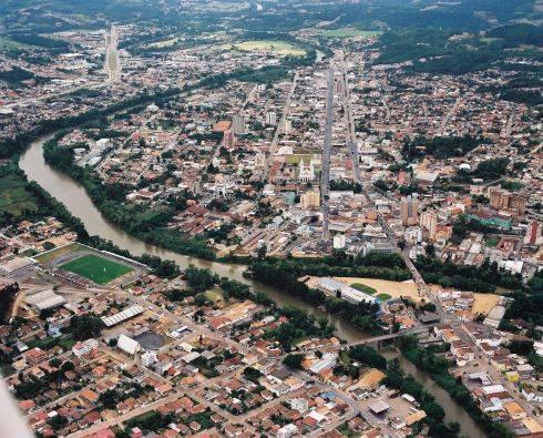 está localizada