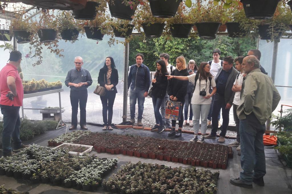 A delegação visitou o Setor de Floricultura, recebida pelo professor Marcelo, e no Laboratório de Processamento de Frutas e Hortaliças e Panificação, com recepção da professora Marlene.