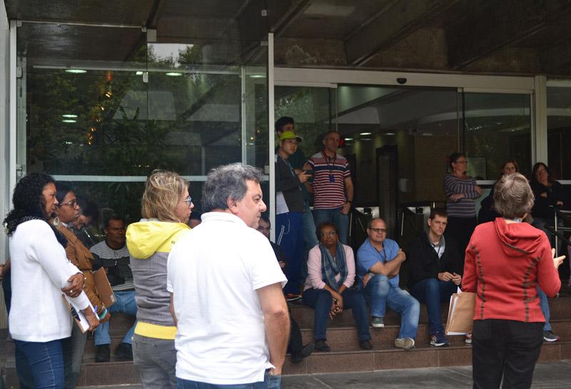Campanha Salarial: trabalhadores do Serpro irão parar nesta 5ªfeira Assembleia realizada nesta quarta-feira (13/09) referendou a PARALISAÇÃO de 2h da Regional Porto Alegre nesta QUINTA-FEIRA (14/09).