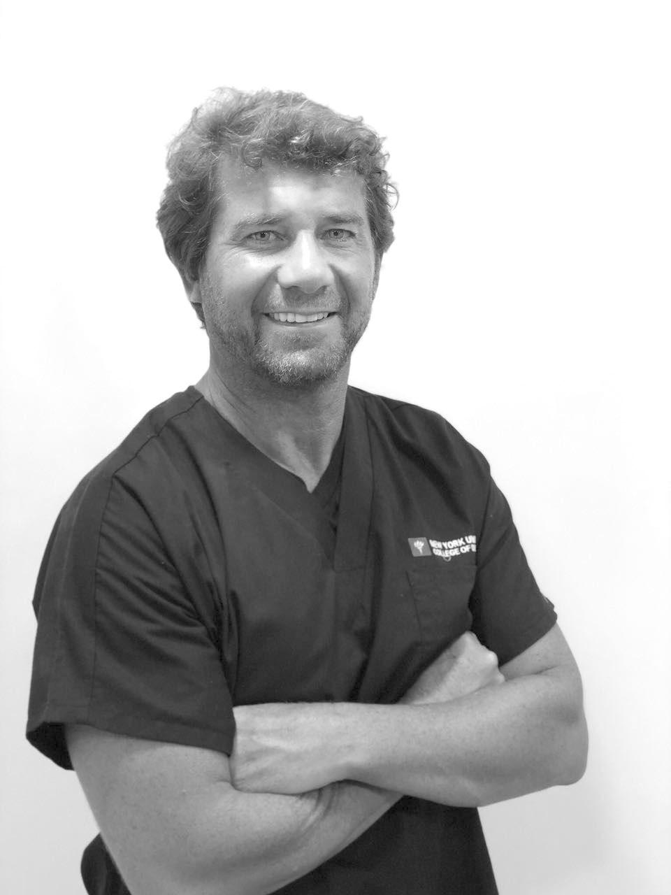 Quem somos Prof. Amauri Destri Especialista em Cirurgia Bucomaxilo-facial Sócio-diretor do Centro de Planejamento em Odontologia Digital (CPOD) Prof.