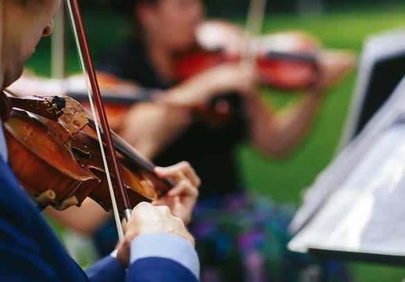 16 quinta feira Concertos da Flor No terceiro fim-de-semana de maio são realizados quatro concertos musicais em jardins emblemáticos da ilha da Madeira com o propósito de descentralizar as