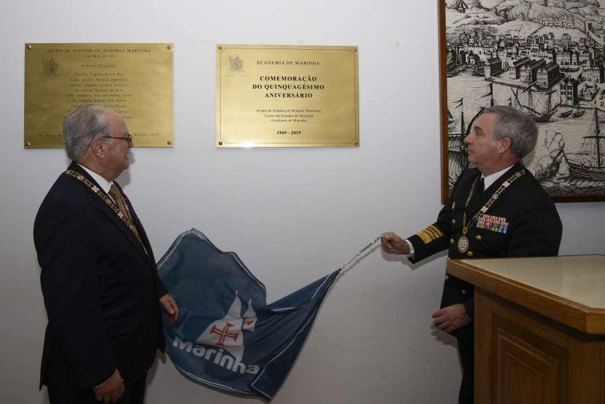 Sessão Solene de Abertura do Ano Académico Seguidamente, o Professor António Barreto, na sua brilhante comunicação, salientou a importância do Mar na nossa identidade ao lembrar que Portugal