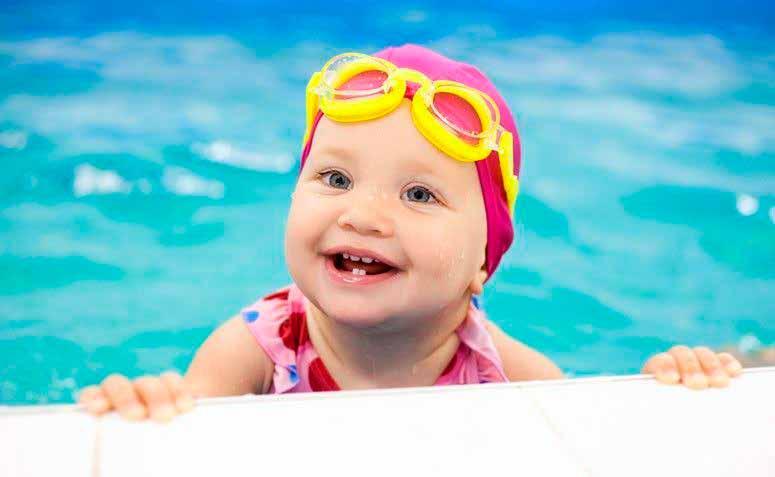 3 Natação A natação é uma das melhores opções de atividade física para bebês e crianças, pois estimula o desenvolvimento cognitivo, em especial o desenvolvimento psicomotor.