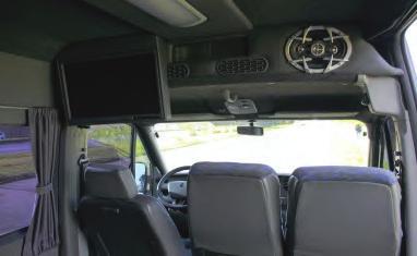 As vans executivas são preparadas para o conforto e a segurança dos passageiros, e ajustadas às normas do Departamento Autônomo de Estradas