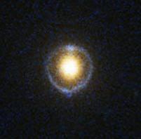 2 Desenvolvimento Histórico e Aplicações Outra manifestação interessante das lentes gravitacionais, mostrada na figura ao lado 3, corresponde à formação de anéis luminosos (conhecidos como anéis de