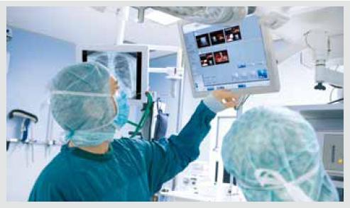 The Gold Standard Surgical Workplaces 4 A PLATAFORMA MODULAR E EVOLUTIVA O sistema desenvolvido pela MAQUET permite ampliar a polivalência dos centros cirúrgicos e atender às novas exigências das