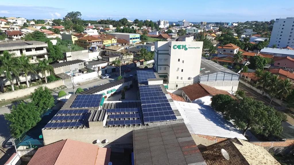 CEM RJ Maior Usina Solar da Região dos Lagos Dados Técnicos -176 painéis solares -300 m² de área ocupada -50 kwp de potência instalada -Energia suficiente para abastecer 30 residências -Geração de 60.