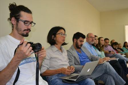 Paulo Kageyama proferindo palestra e respondendo perguntas durante o XIX Encontro do Fórum Florestal de São Paulo, dias 19 e 20 de maio de 2014.