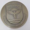 Medalha de bronze com a inscrição do X Aniversário da Universidade dos Açores,