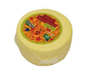 O queijo Minas Padrão Cruzília é feito