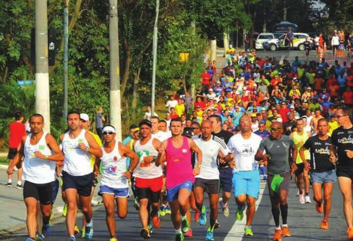 atletas por edição e com estrutura semelhante a de uma prova de rua, com pórtico, moto batedora, premiação, ambulância, 40 staffs, 4