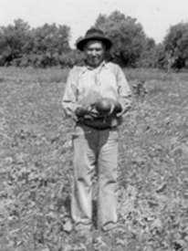 Tirou o curso de Regente Agrícola em 1943, na Escola de Regentes Agrícolas de Santarém, hoje Escola Superior Agrária de Santarém.