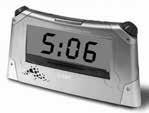 5EF - até 175 pontos (M040128B1) Qual dos relógios abaixo marca a hora meio dia e meia? A) B) C) D) A habilidade avaliada neste item é a de ler horas em relógio digital.