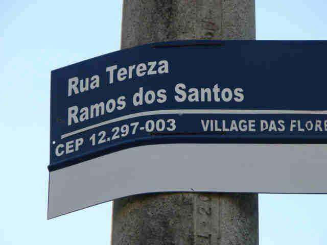 Placa da Rua Tereza Ramos dos Santos Outra