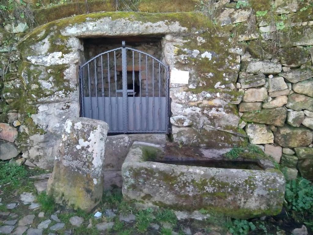 Fontanários de Água Não Controlada Bebeses