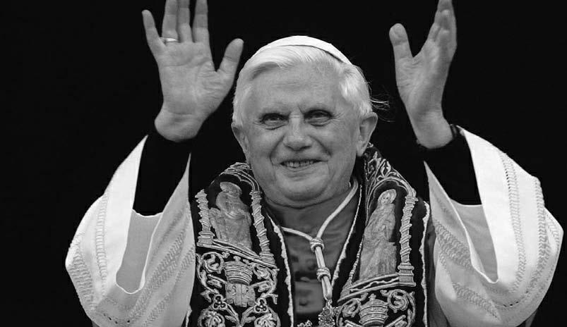 O mais marcante é o facto do cardeal Ratzinger não querer copiar o anterior Papa. Depois de João Paulo II, o papado ficou diferente e isso vê-se neste pontificado.