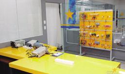 O laboratório tem como objetivo o desenvolvimento de atividades voltadas à área de robótica e processamento de