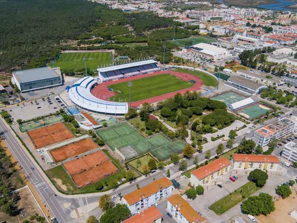 Está acreditado como Centro de Alto Rendimento vocacionado para as modalidades de atletismo,