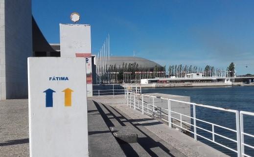 O trajeto após a saída de Lisboa segue até ao Parque da Praia dos Pescadores e dali segue por um belo caminho ao longo da margem do rio Tejo até Alverca