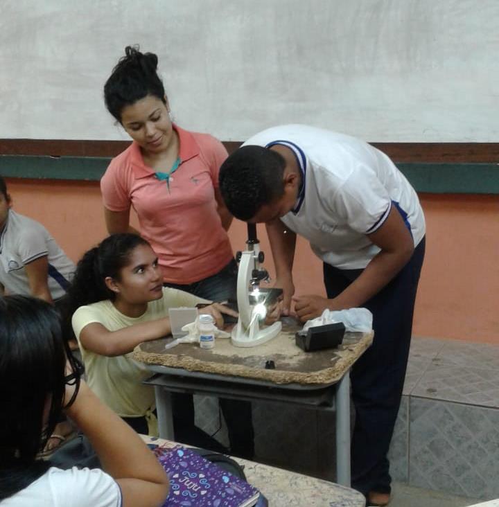 Fonte: Arquivo pessoal A aplicação da segunda atividade ocorreu no dia 14 de outubro de 2018, na qual foi aplicada uma gincana de resistência no qual buscava intensificar a aprendizagem significativa