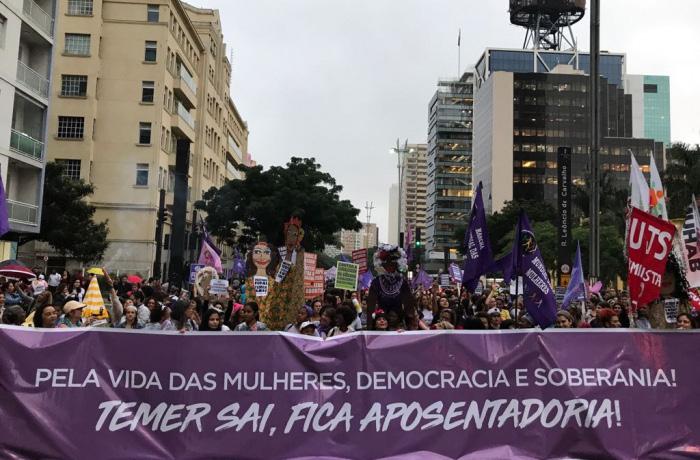 Mulheres ocupam as ruas do País em defesa da democracia e na luta por igualdade Milhares saíram às ruas neste dia 8 de março, Dia Internacional da Mulher, para marchar por liberdade, intensificar a