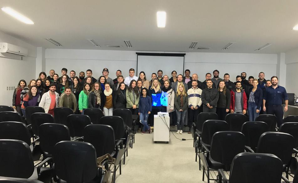 Lá, foram recepcionados pelo diretor do Tecnoparque, Tiago Sanchotene, que ministrou uma palestra sobre o laboratório, seguida de uma visitação a toda infraestrutura do local.