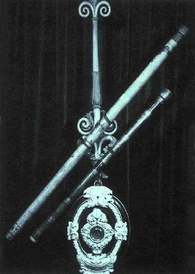 G a lileu: o M ens a g eiro da s E s trela s Em outubro de 1609, Galileu fabricou um telescópio de aumento 20x.