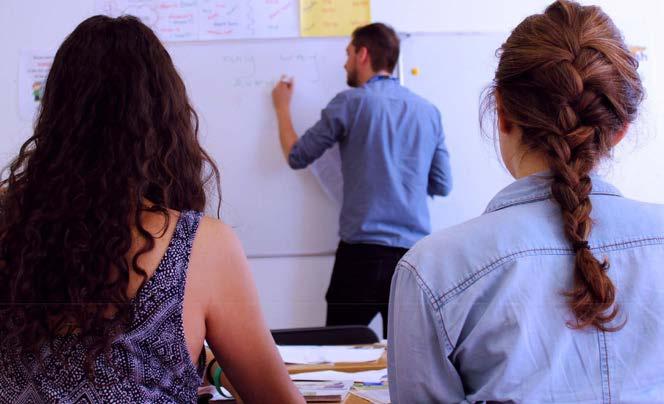 Os pacotes incluem 15 horas de aulas por semana, teste de nível e certificados de fim de curso, atividades e alojamento.