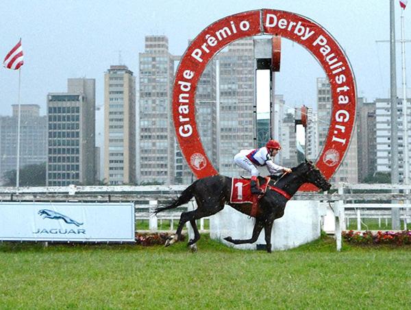 Neto Diferença: focinho, 1¼, 2. A Seguir: Exhibition, Vozniacki, Holy Byblos, Kaindly Insane, Olympic Georgia. GRANDE PRÊMIO DERBY PAULISTA, G1 2400m - Grama - Produtos de 3 anos - 2'30"928 1- R$ 45.