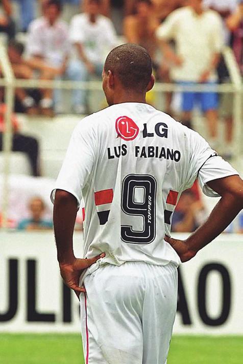 grandes goleadores / top 5 artilheiros / Luis Fabiano (foto) / 85 gols Serginho Chulapa / 83 gols Careca / 54 gols Rogério Ceni / 52 gols Müller / 49 gols / maior artilheiro em um único campeonato /