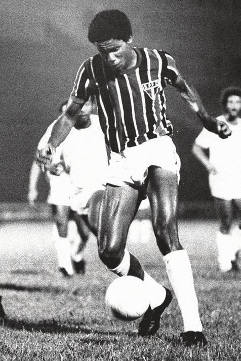 recordes do clube Serginho Chulapa, responsável por gols e vitórias / 521 vitórias / / 1772 gols / O São Paulo FC é recordista em Campeonatos Brasileiros nos dois itens, além de ser o clube com: