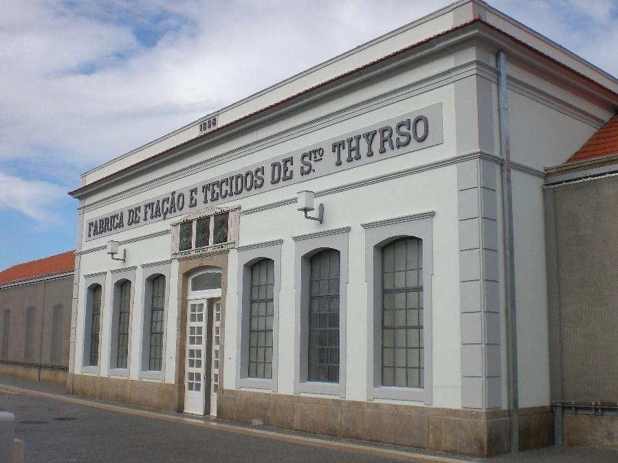 CENTRO DE EDUCAÇÃO AMBIENTAL ESCOLA HOTEL E PASSEIO DOS FRADES Equipamento que visa fornecer a informação necessária para