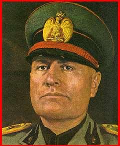 Fascismo Em 1922, Mussolini organiza a "Marcha para Roma", intentando tomar o poder O Rei Vitor