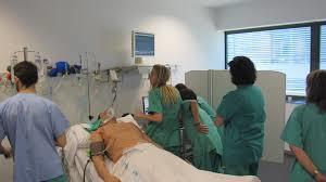 Choque Cuidados de enfermagem: Controlar rigorosamente SSVV (15/15 ); Manter paciente calmo;