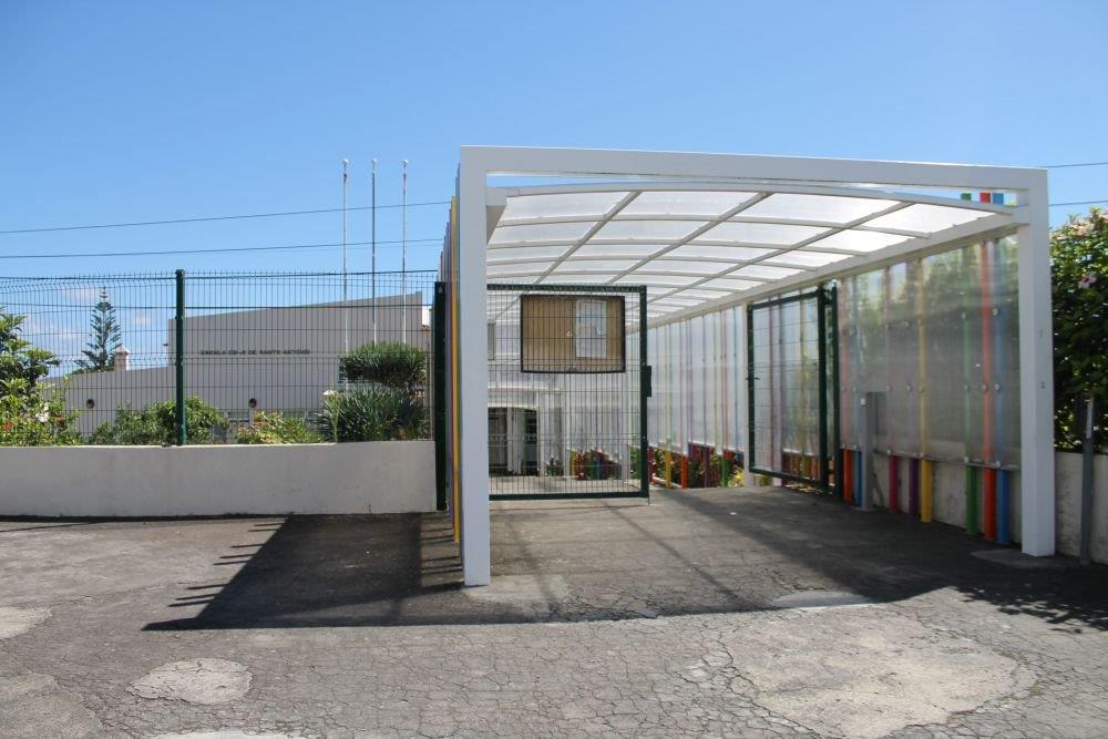 15 Instalação de Parque Infantil adaptado na EB1/JI de Santo António 35.