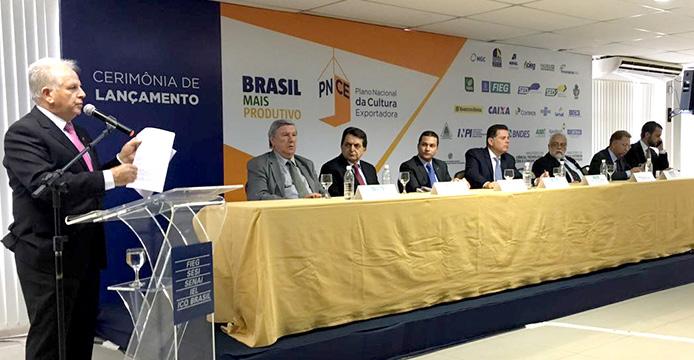 FIEG Brasil Mais Produtivo é lançado em Goiás ministro da Indústria, Comércio O Exterior e Serviços, Marcos Pereira, participou, no último dia 16, na Casa da Indústria, em Goiânia, do lançamento do