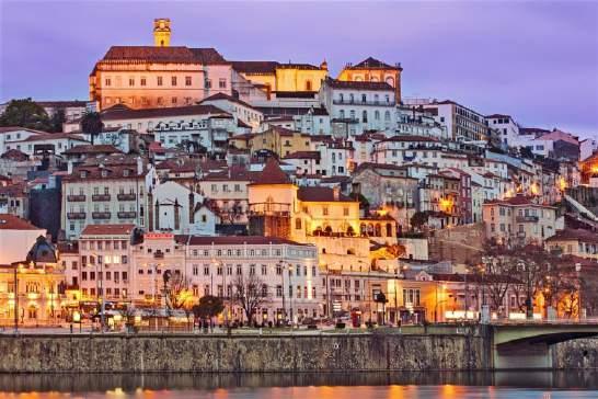 8º Dia 03 de maio - Coimbra / Porto Após o café da manhã, vamos conhecer a cidade dos estudantes, banhada pelo rio Mondego, onde foi criada a primeira universidade de Portugal, sendo também uma das