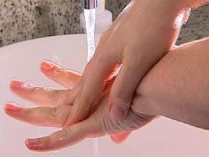 Devemos higienizar as mãos sempre, antes de iniciarmos uma atividade e logo após seu