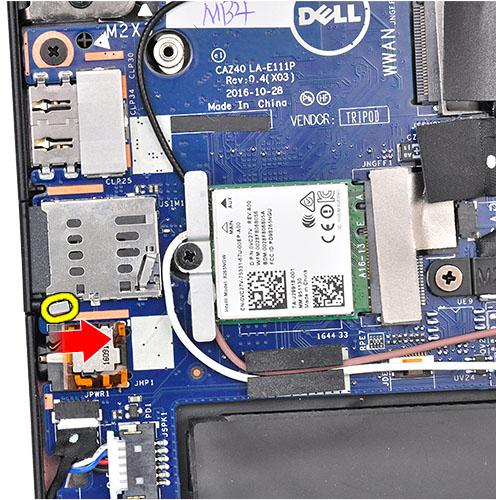 modelos fornecidos apenas com uma placa de rede sem fio, a bandeja do cartão SIM fictícia precisa ser removida do sistema antes da placa de sistema.